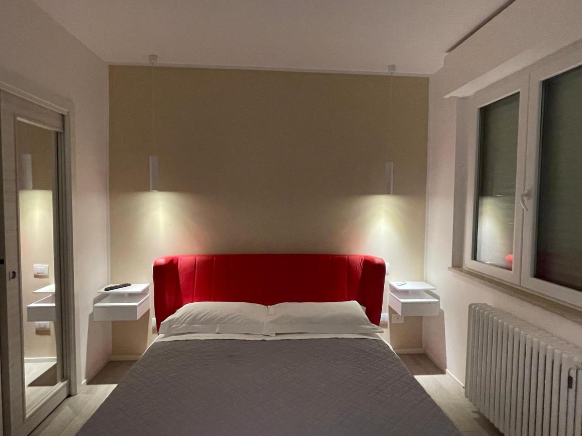 Il Parco Di Yuki Apartment อังโกนา ภายนอก รูปภาพ